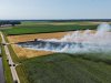 Kurkdroge akker in Groningen in brand na graanoogst