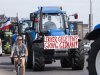 Nieuwe trekkerblokkade tegen stikstofplannen, stil protest bij fietstocht