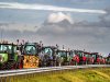Politie bekeurt Friese boeren voor trekkers op de snelweg