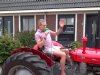 Zingende buschauffeur Kees de Jonge steunt boeren met protestlied