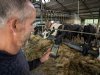 Melkveehouder laat voordelen zien van draadloos weiden