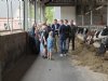 Koning en landbouwminister bezoeken Twentse melkveehouder: ‘Eigen plan om doelstellingen te halen’
