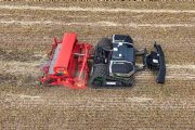 Opvallende autonome combinatie van landbouwmachines geeft arbeidsbesparing