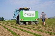 Onkruid verdelgen met spotsprayer en heet water