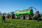 Eerste meters met nieuwe, groengelakte mesttank