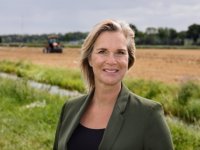 Jan-Willem Tijken toont collega\'s voordelen CowToilet