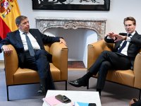Dijksma met Kamer naar Friesland