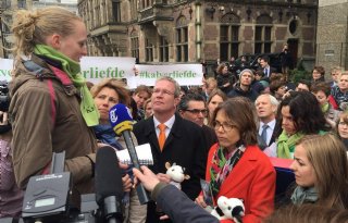 Actie #kalverliefde in Den Haag (video)