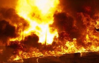 Fikkie stoken zet Duitse stal in vuur en vlam