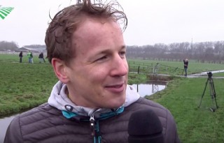 TV: Epke Zonderland stuurt koeien de wei in