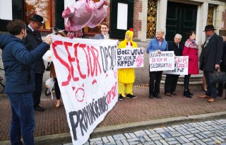 Boeren en VVD demonstreren tegen op slot zetten veehouderij