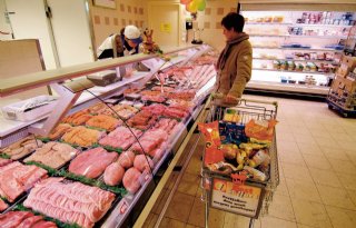 Supermarkten verkopen aanzienlijk minder vlees