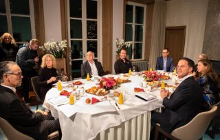 Boeren ontbijten met Rutte en ministers in Catshuis