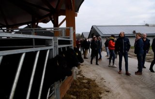 Melkveehouder Erik Back trapt Future Farm af