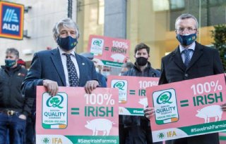 Varkenshouders Ierland demonstreren voor snelle hulp