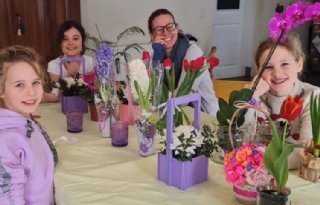 Gevluchte boeren Oekraïne lanceren #flowersforwomeninwar