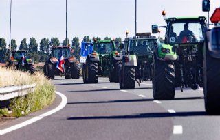 Boeren houden protest bij Groningen Airport Eelde