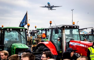 Boeren roepen op tot acties bij luchthavens maandag