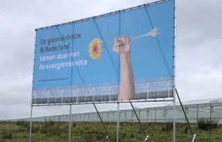 Glastuinbouw vraagt aandacht met campagneborden