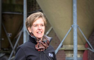 Linda Verriet: 'Er wordt alles aan gedaan om varkenshouders in het hok te houden'