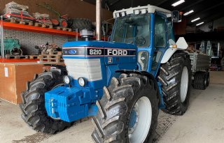 POAH! Ford 8210