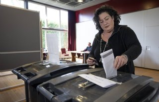 Caroline van der Plas (BBB) stemt in Okkenbroek