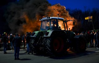 Boerenprotest in Frankrijk en België: Parijs en snelwegen lamgelegd