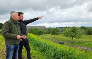 Eerste Limburgse boer tekent voor natuurinclusieve landbouw met Staatsbosbeheer