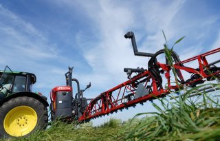 Op z'n Schots spotsprayen via Van Iperen