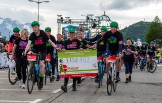 Boeren fietsen en lopen 1,2 miljoen euro bij elkaar voor kankeronderzoek