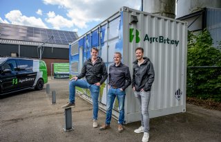 'De revolutie op het boerenerf: een batterij om te verdienen aan zon-en windenergie'