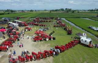IH-trekkers komen in drommen naar Case-Dag in Streefkerk