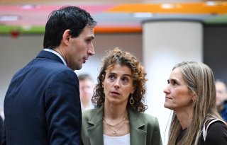 Hoekstra moet wat toegeven in klimaatdeal, met oog op economisch belang