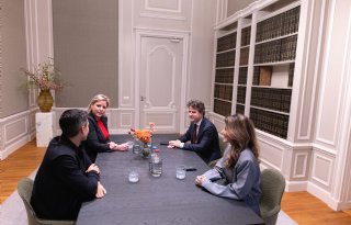 Jetten en Bontenbal vragen VVD 'desastreus' mestbeleid Wiersma te stoppen