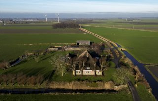 Steeds minder historische stolpboerderijen in Noord-Holland