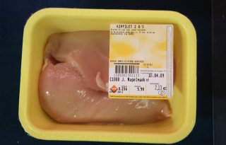 ESBL op bijna alle kip in Nederlandse supers