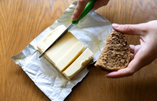 Noteringen boter en mageremelkpoeders dalen verder