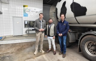 Geen eigen fabriek, wel een sleutelrol in de zuivelketen
