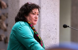 Moeder Caroline van der Plas overleden