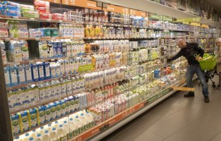 Supermarkten schuiven met melkstromen
