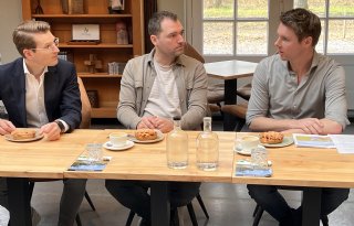 Van Essen om tafel met pluimveehouders en provincie over vergunningenkwestie