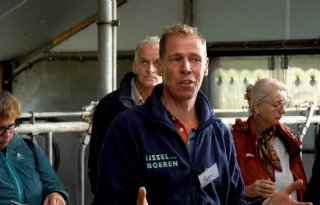 Melkveehouder wilde stoppen maar krijgt passie terug na extensivering
