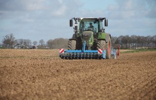 Agrariërs stellen aanschaf van landbouwmachines uit