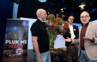 Bloemisten delen lege vazen uit tegen btw-verhoging