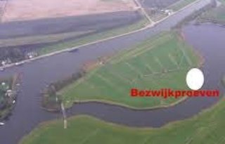 Rijnland laat dijk met opzet bezwijken
