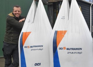 Dierlijke mest voedt de bodem, kunstmest voedt het gewas