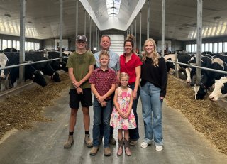 Familie Wilpshaar groeit in Canada: 500 koeien en robotmelken
