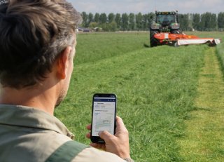 In vier eenvoudige stappen de grasgroei volgen op je telefoon