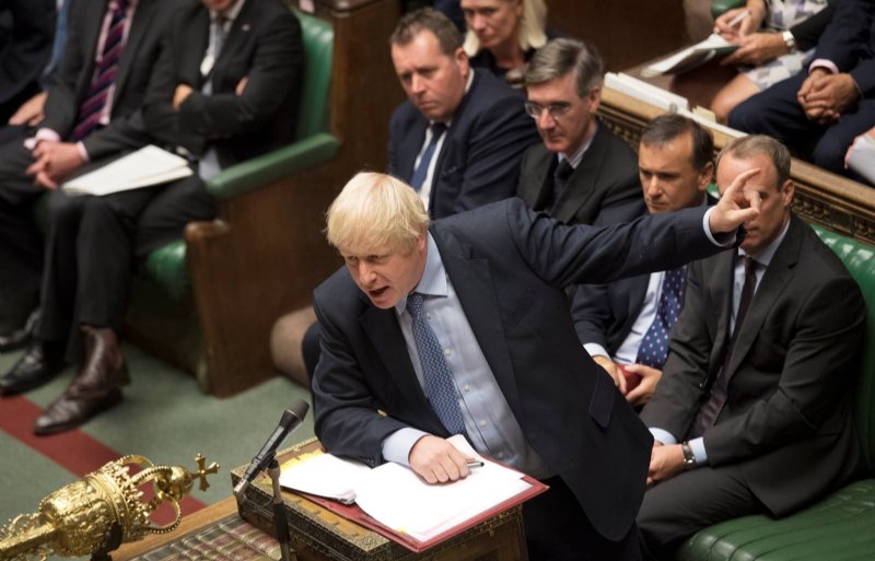 Premier Boris Johnson in het Britse parlement.
