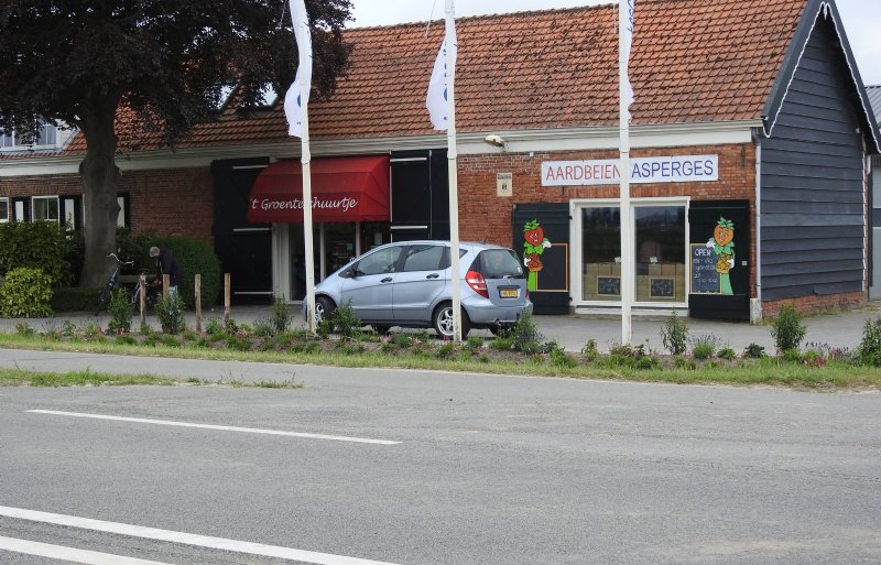 de boerderijwinkel van Tuinderij Lobros in Serooskerke in 2020